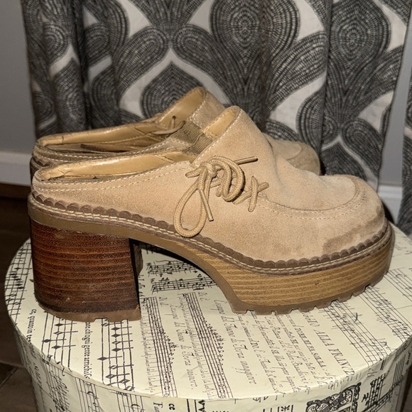 Chunky Lug Sole Suede Side Lace Up Clogs SZ 8.5 - Picture 4 of 7
